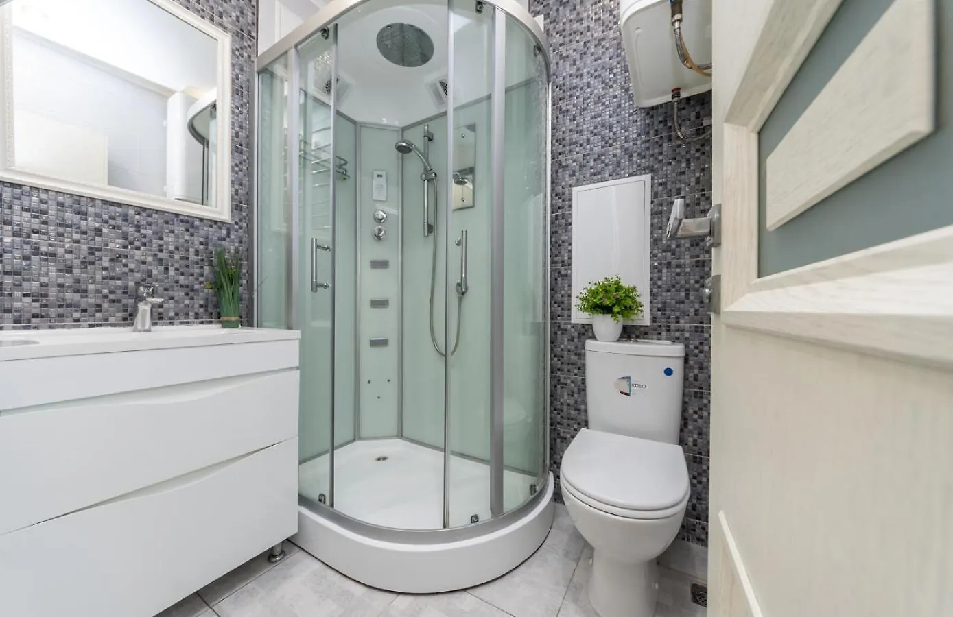 Luxury Apartment Near Тц Україна Kyiv