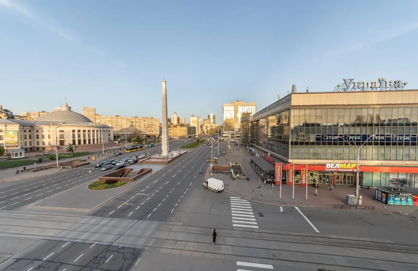 Luxury Apartment Near Тц Україна Kyiv